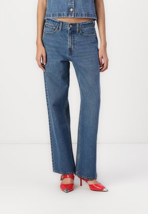 - Wide leg