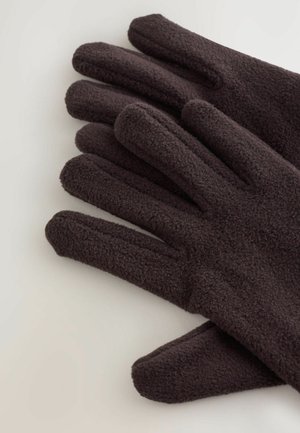 Gants en polaire marron avec une texture lisse et un design de doigts, empilés soigneusement, mettant en valeur un tissu doux et chaud ainsi qu'une couleur uniforme.