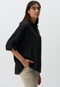 Jimmy Key LOOSE FIT THREE QUARTER SLEEVED SLIT - Camicia - black