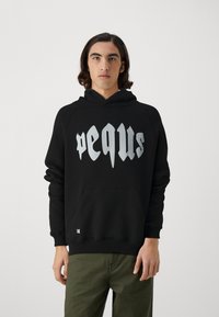 PEQUS MYTHIC LOGO HOODIE UNISEX - Felpa con cappuccio - black/white
