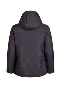 Juoda quiltuota striukė su gobtuvu, banguotu raštu, su lygiu paviršiumi ir ilgomis rankovėmis, priekyje neužsegta.