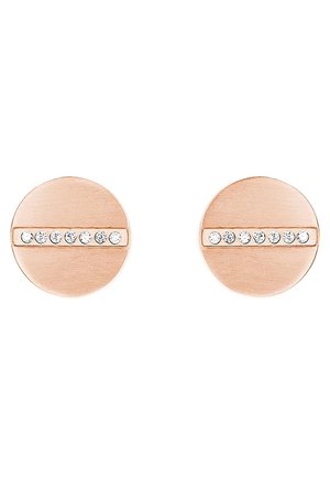 Clous d'oreilles ronds en or rose avec une rangée horizontale de sept petits cristaux clairs au centre de chaque boucle d'oreille.