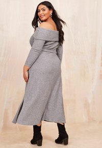 Curves Like These BARDOT - Abito in maglia - grey