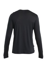 Crna dugosleeve majica, okrugli izrez, glatka tekstura, blago prilagođena forma, s malim detaljem oznake na rubu.