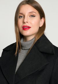 Ulla Popken Mantel - black