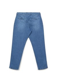 Jeans in denim azzurro chiaro con gamba affusolata, due tasche posteriori e una texture liscia. Presentano una vita standard con passanti per cintura.