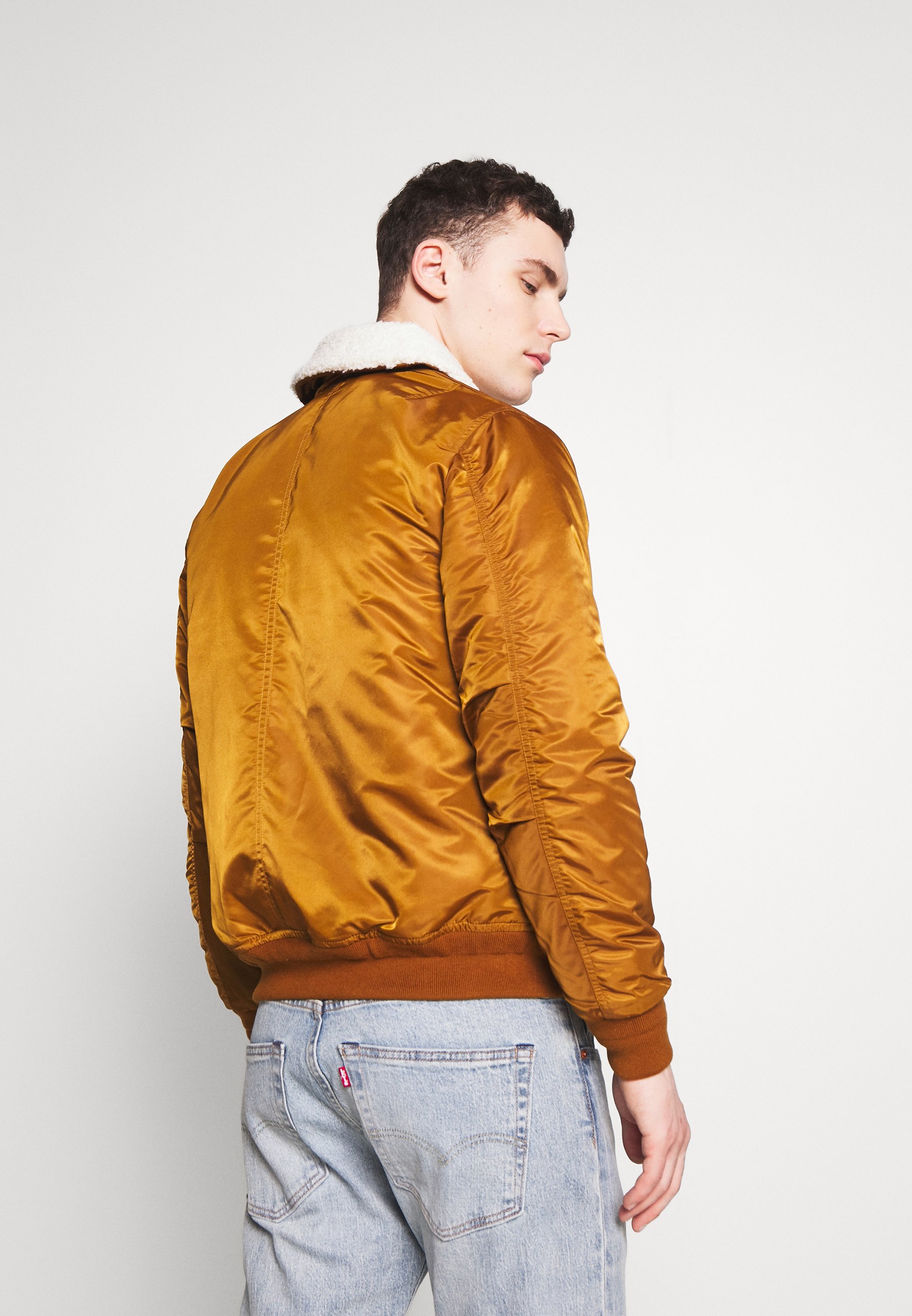 lacoste veste mi saison CEGICAP