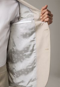 Strellson AIDAN2  - Suknjič - medium beige