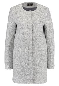 Lungo cappotto grigio realizzato in tessuto testurizzato con un motivo sottile, caratterizzato da un collo rotondo e maniche dritte, progettato senza chiusure.