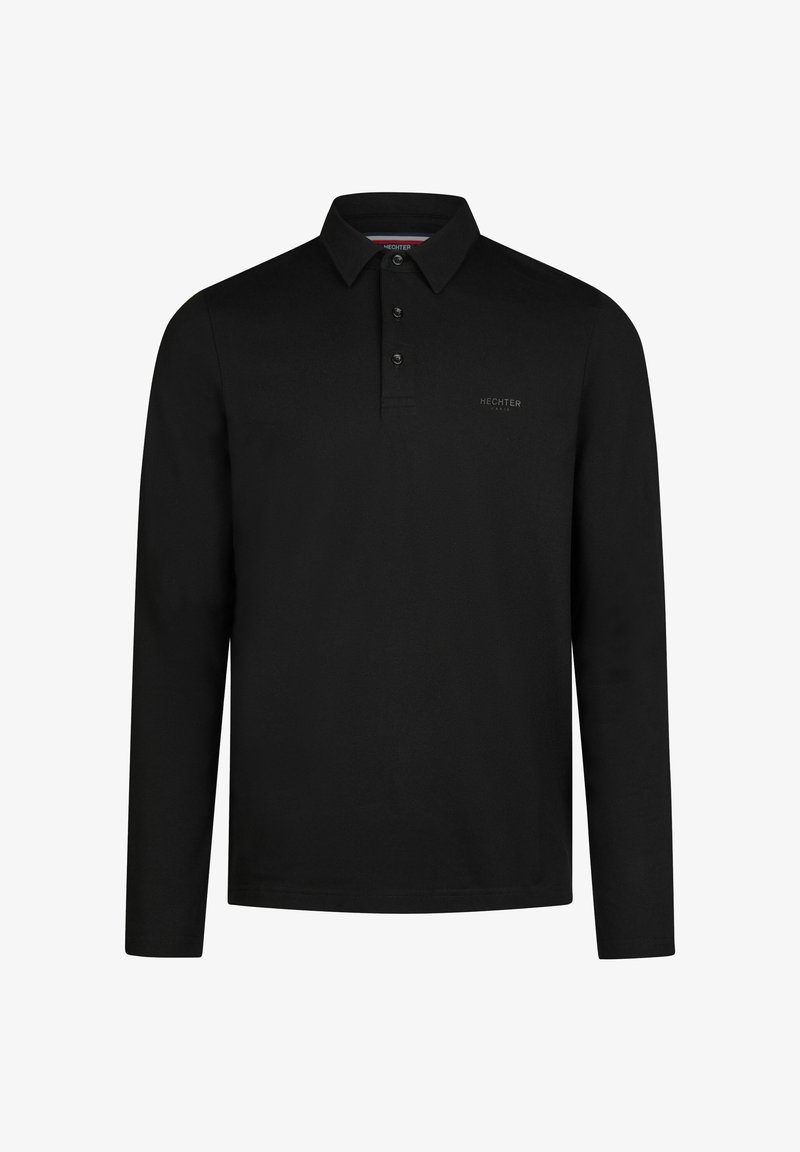 Schwarzes Langarm-Polohemd aus Baumwolle. Verfügt über einen klassischen Kragen, eine Drei-Knopf-Leiste und ein dezentes Logo auf der Brust. Glatte Oberfläche.