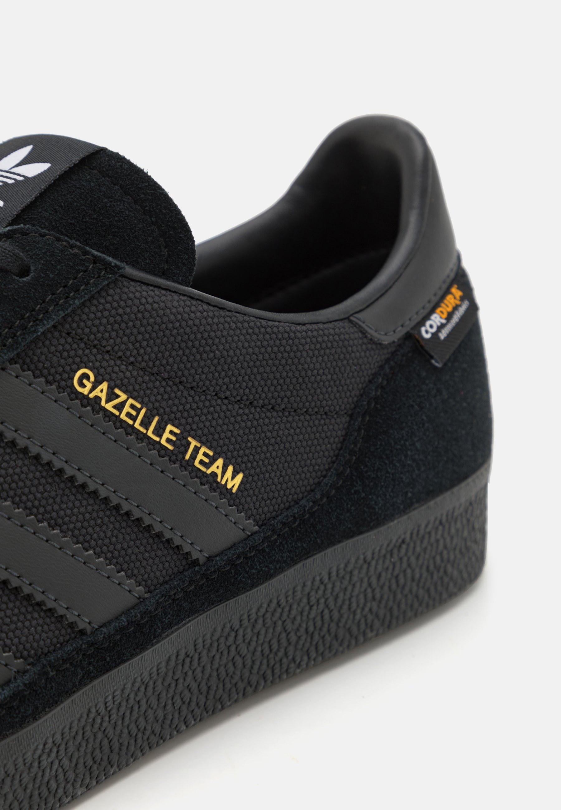 adidas gazelle carbon