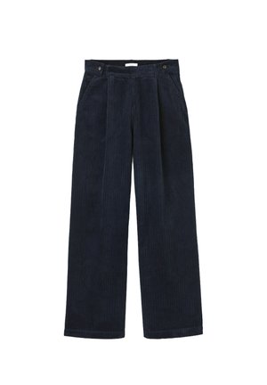 Pantalons en velours côtelé bleu marine avec jambes larges, deux poches avant et une taille haute avec fermeture à bouton. Texture verticale à nervures distinctives.