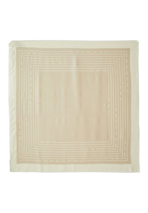 Foulard en soie carré de couleur beige clair avec un motif géométrique comportant des « BOSS » et des étiquettes de prix répétées en blanc. Les bords sont soigneusement finis.