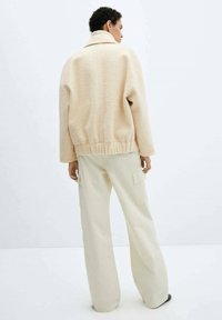 Mango Chaquetas bomber - light yellow