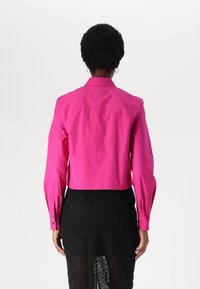 KARL LAGERFELD Užsagstoma palaidinė - very berry