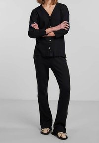 Pieces Kofta - black