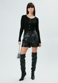 INFLUENCER BEJEWELED RIBBED PULL - Maglione - black