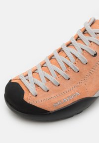 Scarpa MOJITO - Fjellsko - apricot/black/white