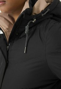 Garcia Abrigo de invierno - black