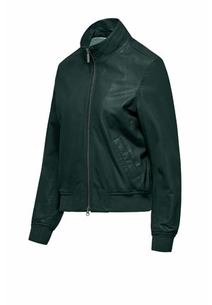 Giacca bomber in pelle verde scuro con chiusura a zip, polsini e orlo a coste, e tasche laterali inclinate, mostrata su sfondo bianco.