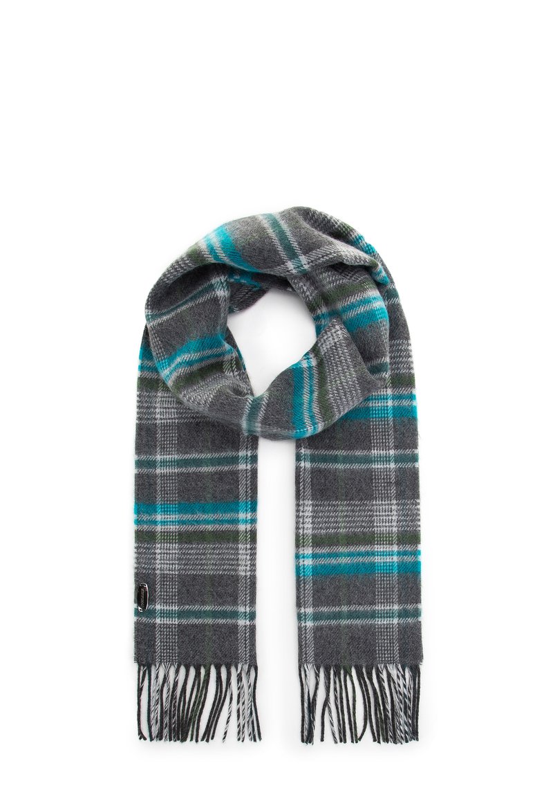 Écharpe en laine grise avec un motif à carreaux bleu-vert et vert, pliée en boucle, et avec des franges aux extrémités sur un fond blanc.