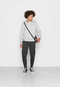 GAP HERITAGE LOGO - Tréningruha alsók - charcoal grey