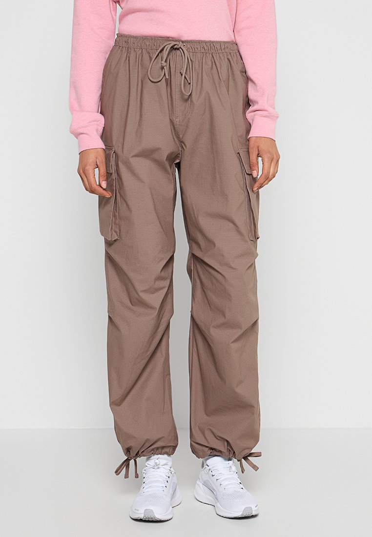 Nike Sportswear Cargobroek bruin