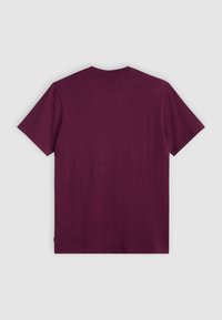 Bordeaux Kurzarm-T-Shirt aus Baumwolle. Rundhalsausschnitt mit glatter Textur und rechteckigem Schnitt am Saum. Keine sichtbaren Grafiken oder Logos.