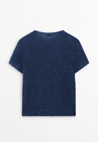 Marineblauw gebreid shirt met korte mouwen, met een gestructureerde, lichte uitstraling en een ronde halslijn. Achteraanzicht toont een open, los breipatroon.