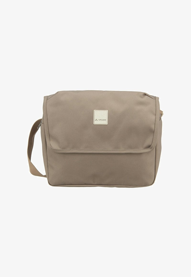 Sac messager rectangulaire beige avec fermeture à rabat et bandoulière réglable, orné d'un petit patch logo Vaude sur le devant.