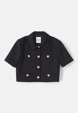 Krave-krave sort kort jakke med korte ærmer, der har fire frontlommer og knaplukninger i guld-tone. Lavet af glat stof.