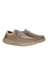 Scarpe slip-on in tela marrone con lacci blu a contrasto, suola in gomma beige e cuciture testurizzate lungo i bordi. Ideali per un look casual.