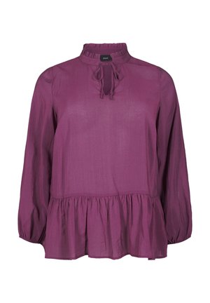 Lilla pika varrukatega pluus, millel on volangiga kaelus, avatud kaelus ja peplum-sinine; valmistatud kerge kehaga tekstuuriga kangast.