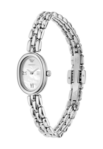 Silberne Edelstahl-Uhr mit ovalem Zifferblatt, Ziffernblatt aus weißem Perlmutt, römischen Ziffern und einem polierten Gliederarmband.
