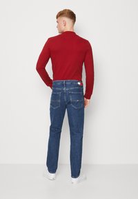 Tommy Jeans SCANTON - Vaqueros slim fit - denim medium