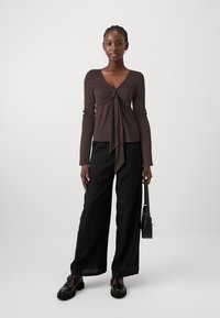 Gina Tricot TIE FRONT LONG SLEEVE - Top - bracken