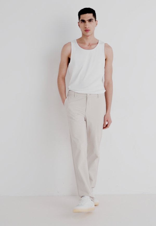 GO AIRWEAVE - Chinos - sahara khaki4