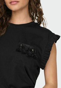 ONLY ONLFILIPPA LIFE DETAIL  - Camiseta estampada - black