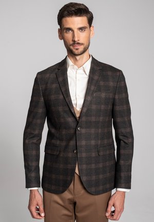 - Marynarka garniturowa