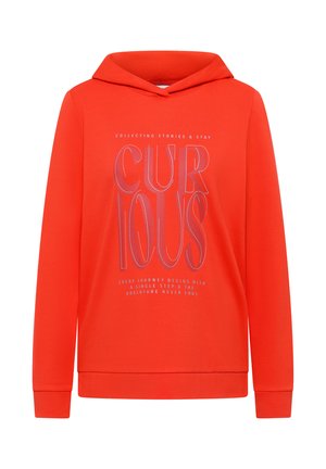 Sudadera con capucha de color naranja brillante con texto grande "CURIOUS" y frases inspiradoras más pequeñas en la parte delantera, con capucha y mangas largas.