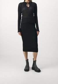 WOOD WOOD Stickad tröja - black