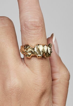 NÜ Denmark, CAVE NO. 8 - Inel - gold-coloured