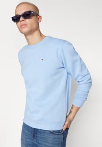 Tommy Jeans REGULAR C NECK - Sportska majica - moderate blue