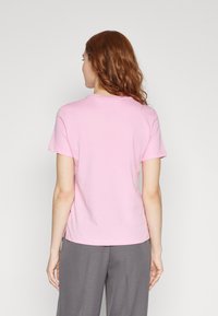 ONLY ONLKITA LIFE HEART TOP BOX - Marškinėliai su spaudiniu - begonia/pink