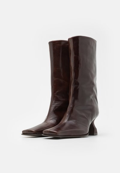 MIISTA SHONA BOOTS - Čizme - brown