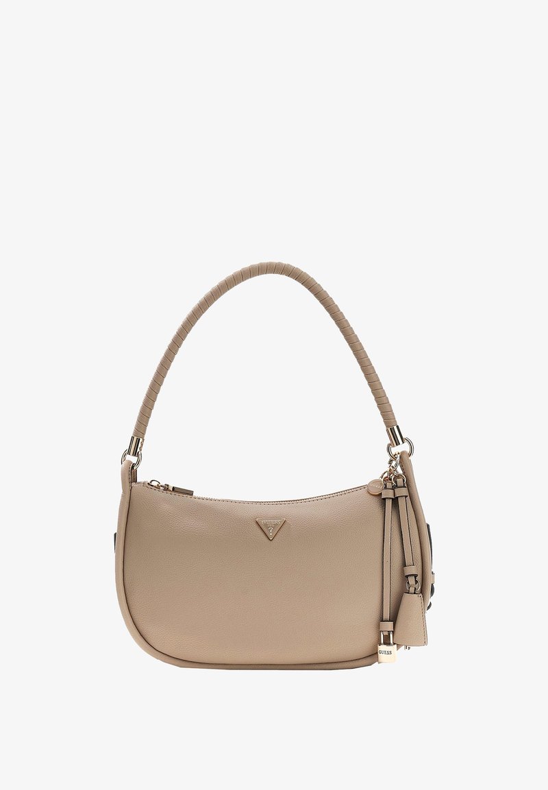 Sac à épaule en cuir beige avec fermeture à glissière incurvée en haut, poignée enveloppée et pompons décoratifs avec accents métalliques.