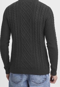 11 Project Strickpullover - grey