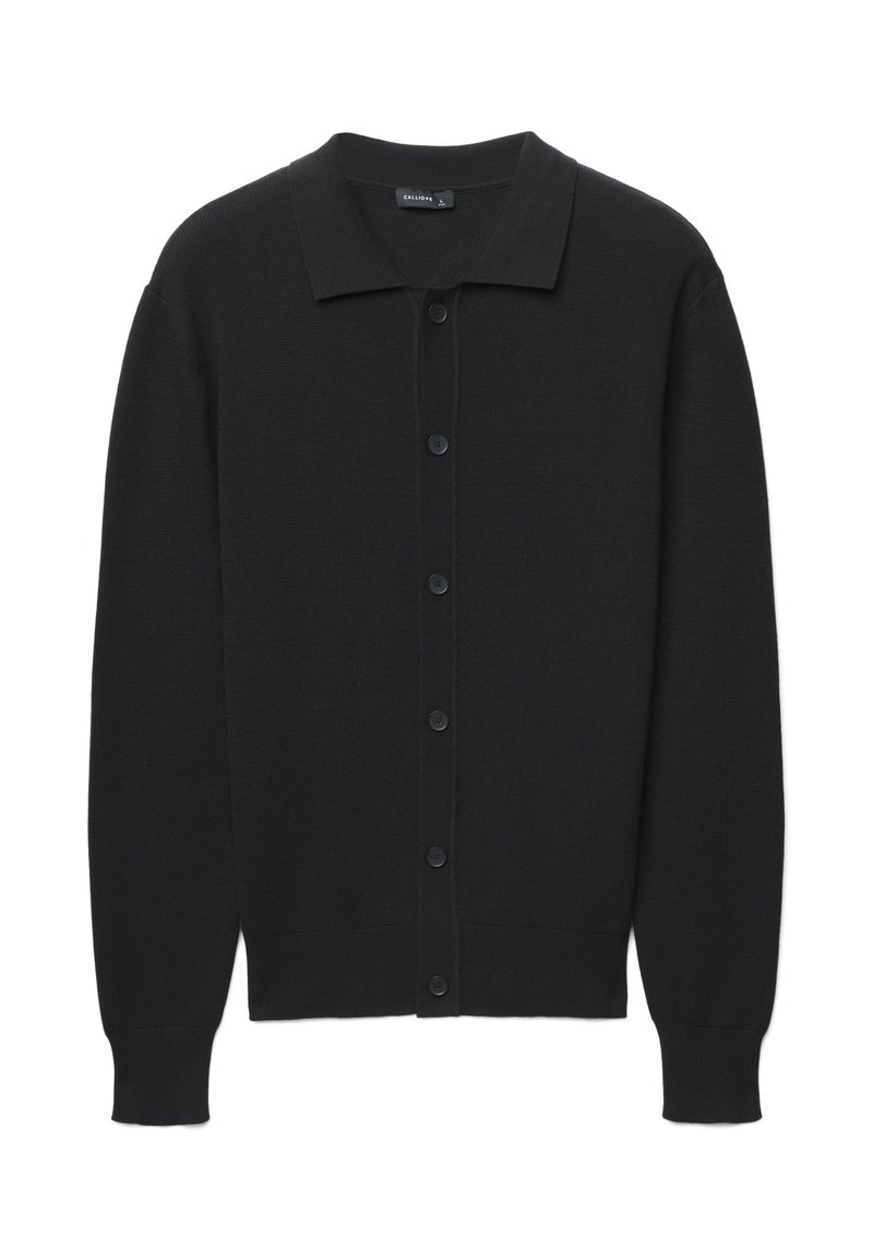 Schwarzer Strickcardigan mit Kragen, Knopfleiste vorne sowie gerippten Bündchen und Saum. Weiche Textur mit klassischer Passform.