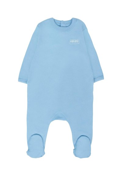 Salopette di cotone azzurro chiaro con maniche lunghe, scollo rotondo, chiusura a scatto al collo e design con piedi. Presenta un piccolo logo bianco sul petto.