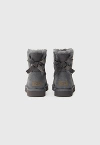 UGG MINI BAILEY BOW II - Vinterstøvler - obsidian